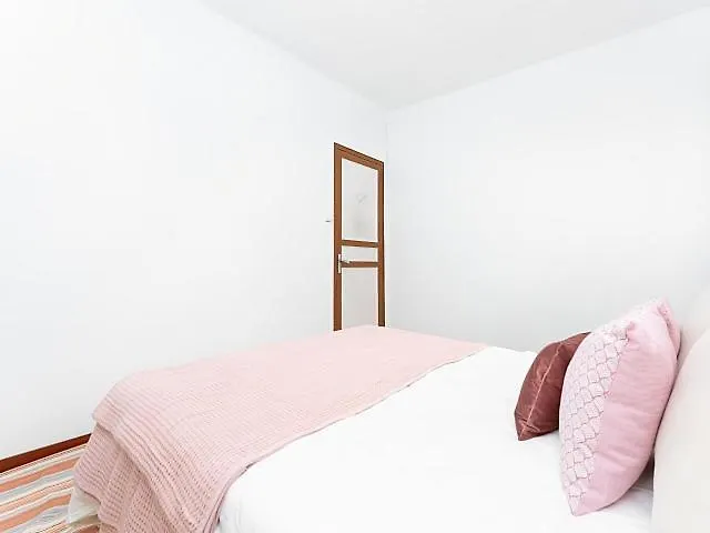 Muntaner Arago Apartment Barcelona 0*,  Spain